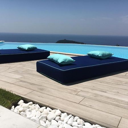 Luxury Villa Blue&Blanc Piscina A Sfioro Isola Diamante Buitenkant foto