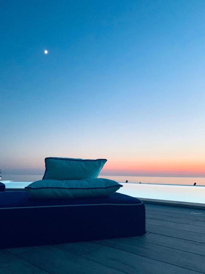 Luxury Villa Blue&Blanc Piscina A Sfioro Isola Diamante Buitenkant foto