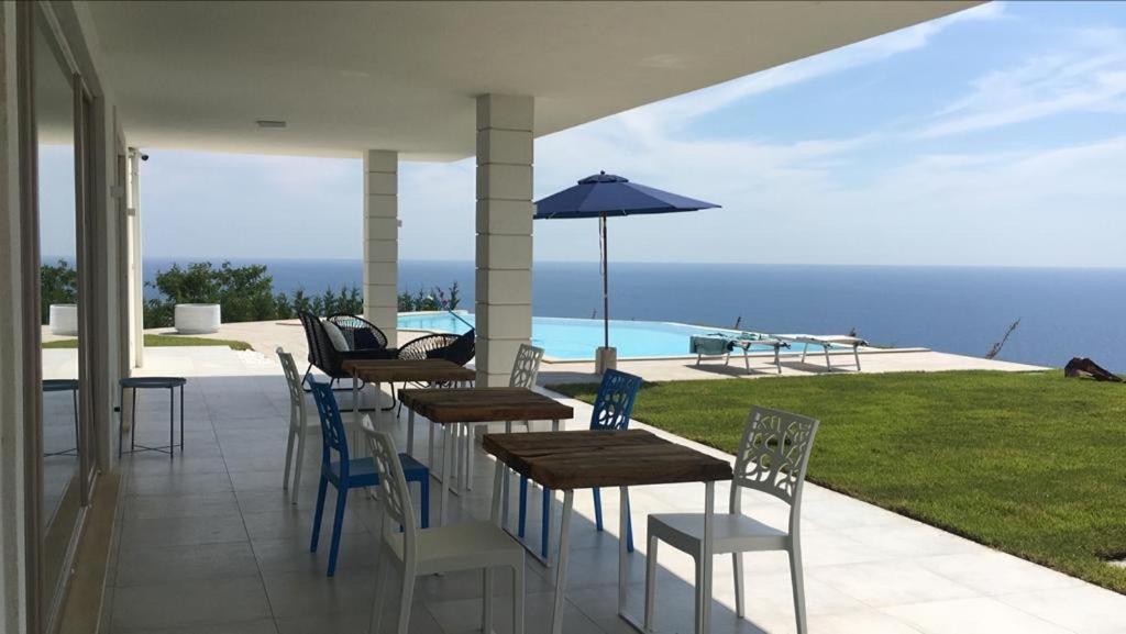 Luxury Villa Blue&Blanc Piscina A Sfioro Isola Diamante Buitenkant foto